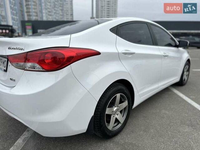 Білий Хендай Елантра, об'ємом двигуна 1.59 л та пробігом 107 тис. км за 9700 $, фото 5 на Automoto.ua