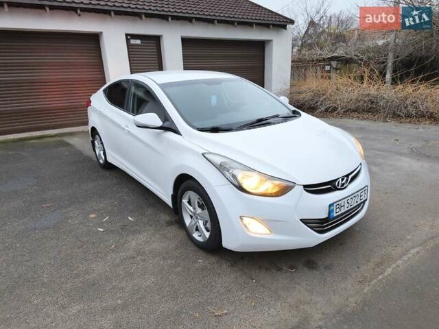 Белый Хендай Элантра, объемом двигателя 1.8 л и пробегом 187 тыс. км за 7700 $, фото 7 на Automoto.ua