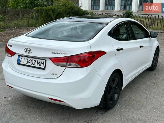 Белый Хендай Элантра, объемом двигателя 1.8 л и пробегом 110 тыс. км за 7500 $, фото 5 на Automoto.ua