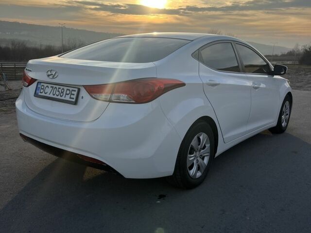 Белый Хендай Элантра, объемом двигателя 1.8 л и пробегом 117 тыс. км за 7900 $, фото 1 на Automoto.ua