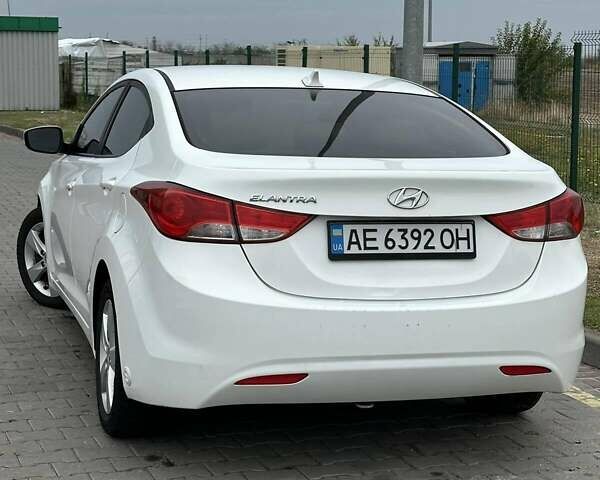 Белый Хендай Элантра, объемом двигателя 1.8 л и пробегом 199 тыс. км за 7900 $, фото 5 на Automoto.ua