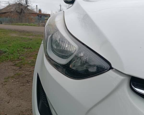 Білий Хендай Елантра, об'ємом двигуна 1.59 л та пробігом 240 тис. км за 9500 $, фото 9 на Automoto.ua
