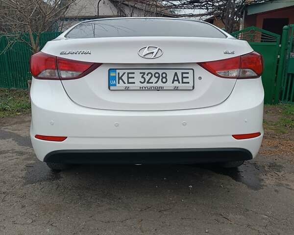 Білий Хендай Елантра, об'ємом двигуна 1.59 л та пробігом 240 тис. км за 9500 $, фото 1 на Automoto.ua