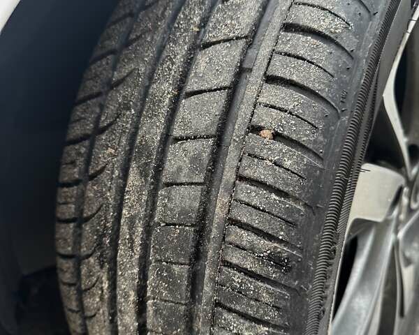 Хендай Елантра 2014 у Сумах на Automoto.ua Білий Хендай Елантра, об'ємом двигуна 1.8 л та пробігом 198 тис. км за 7800 $, фото 10 на Automoto.ua