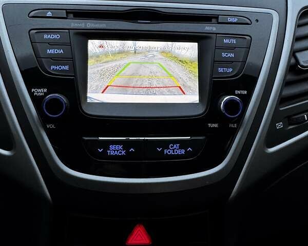 Хендай Елантра 2014 у Сумах на Automoto.ua Білий Хендай Елантра, об'ємом двигуна 1.8 л та пробігом 198 тис. км за 7800 $, фото 9 на Automoto.ua