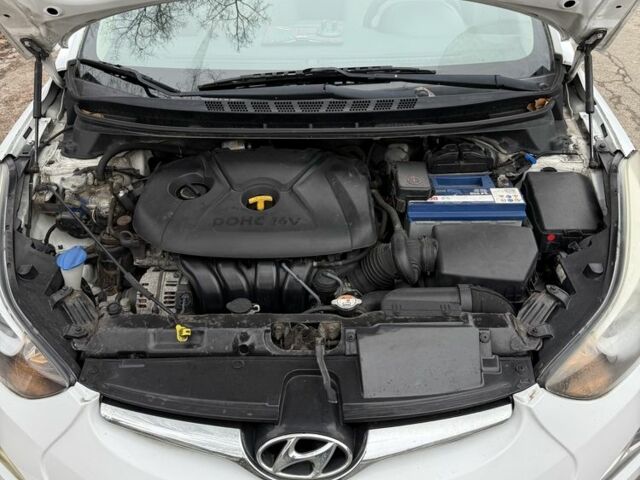 Белый Хендай Элантра, объемом двигателя 1.8 л и пробегом 181 тыс. км за 6873 $, фото 17 на Automoto.ua