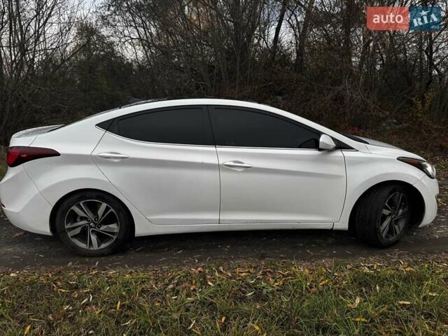 Хендай Елантра 2014 у Сумах на Automoto.ua Білий Хендай Елантра, об'ємом двигуна 1.8 л та пробігом 198 тис. км за 7800 $, фото 4 на Automoto.ua