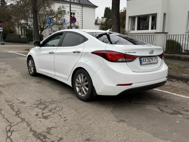 Белый Хендай Элантра, объемом двигателя 1.8 л и пробегом 181 тыс. км за 6873 $, фото 4 на Automoto.ua