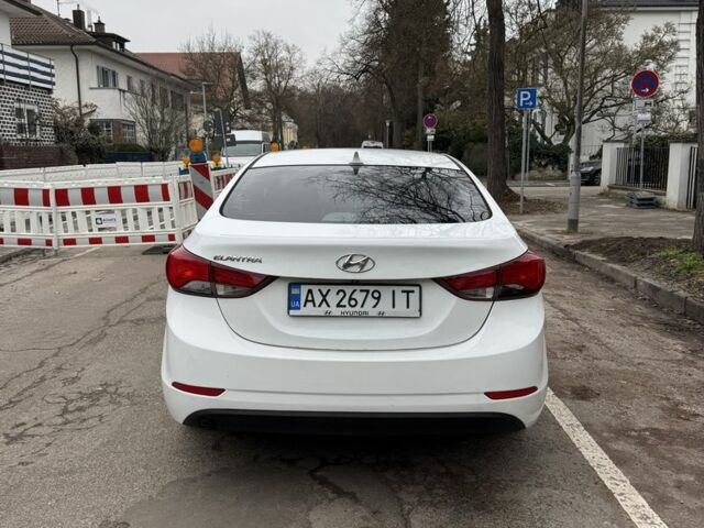 Белый Хендай Элантра, объемом двигателя 1.8 л и пробегом 181 тыс. км за 6873 $, фото 5 на Automoto.ua