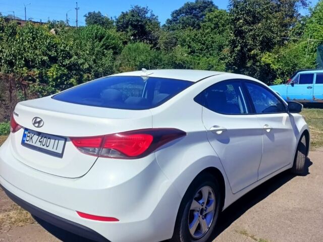 Белый Хендай Элантра, объемом двигателя 1.8 л и пробегом 175 тыс. км за 8700 $, фото 4 на Automoto.ua