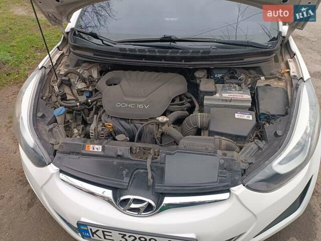 Білий Хендай Елантра, об'ємом двигуна 1.59 л та пробігом 240 тис. км за 9500 $, фото 16 на Automoto.ua