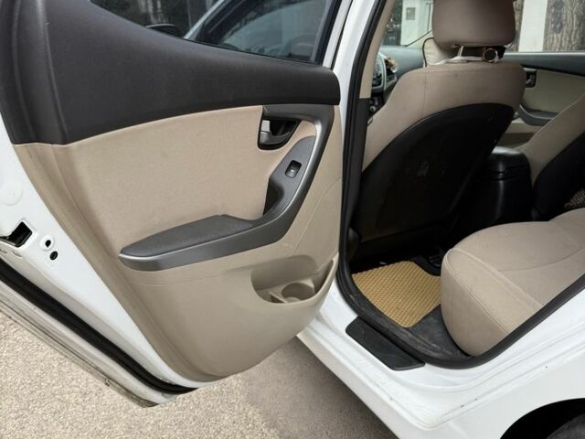 Белый Хендай Элантра, объемом двигателя 1.8 л и пробегом 181 тыс. км за 6873 $, фото 15 на Automoto.ua