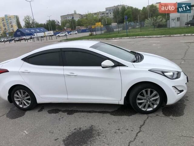 Белый Хендай Элантра, объемом двигателя 1.8 л и пробегом 156 тыс. км за 10300 $, фото 7 на Automoto.ua