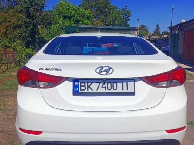Белый Хендай Элантра, объемом двигателя 1.8 л и пробегом 175 тыс. км за 8700 $, фото 6 на Automoto.ua