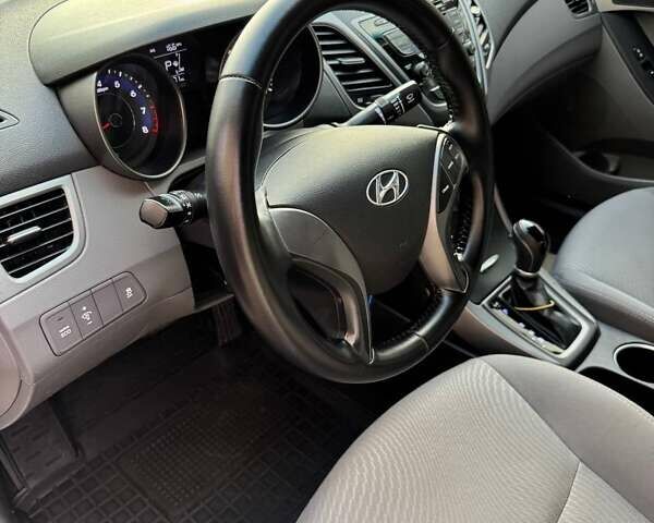 Білий Хендай Елантра, об'ємом двигуна 1.8 л та пробігом 155 тис. км за 7400 $, фото 22 на Automoto.ua