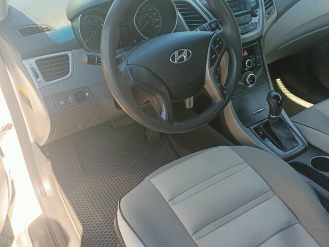 Белый Хендай Элантра, объемом двигателя 1.8 л и пробегом 175 тыс. км за 8700 $, фото 11 на Automoto.ua