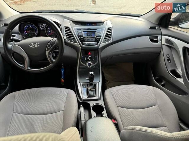 Білий Хендай Елантра, об'ємом двигуна 1.8 л та пробігом 155 тис. км за 7400 $, фото 21 на Automoto.ua