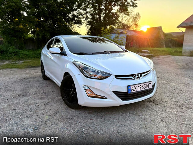 Белый Хендай Элантра, объемом двигателя 1.8 л и пробегом 190 тыс. км за 9850 $, фото 3 на Automoto.ua
