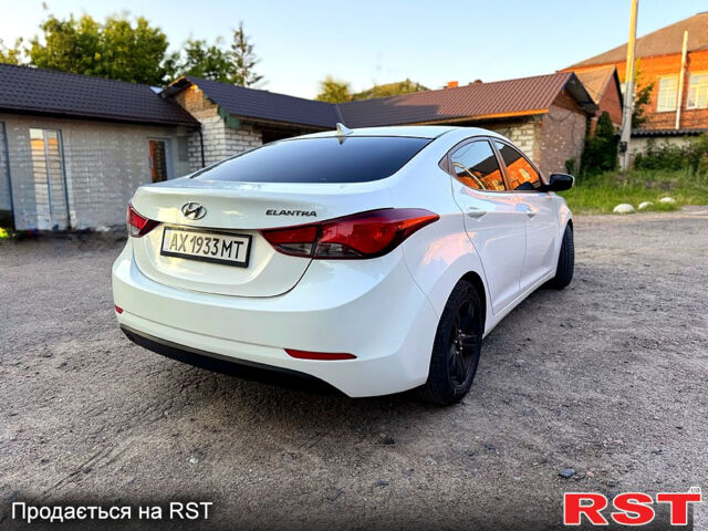 Белый Хендай Элантра, объемом двигателя 1.8 л и пробегом 190 тыс. км за 9850 $, фото 2 на Automoto.ua