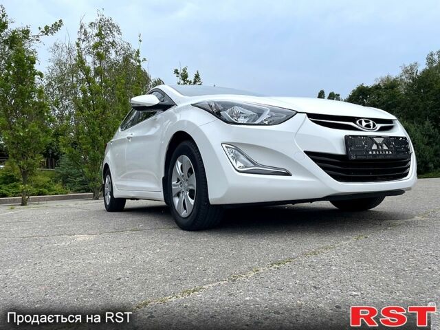 Білий Хендай Елантра, об'ємом двигуна 1.6 л та пробігом 69 тис. км за 10000 $, фото 1 на Automoto.ua