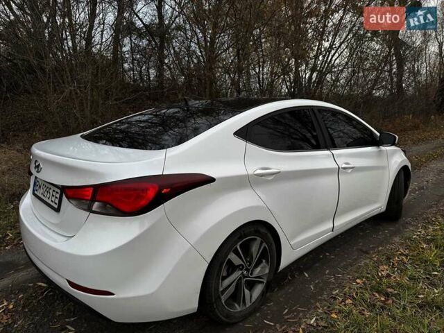 Хендай Елантра 2014 у Сумах на Automoto.ua Білий Хендай Елантра, об'ємом двигуна 1.8 л та пробігом 198 тис. км за 7800 $, фото 3 на Automoto.ua
