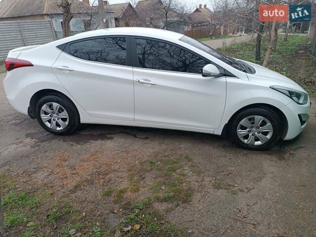 Білий Хендай Елантра, об'ємом двигуна 1.59 л та пробігом 240 тис. км за 9500 $, фото 10 на Automoto.ua