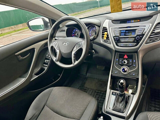 Белый Хендай Элантра, объемом двигателя 1.8 л и пробегом 127 тыс. км за 8400 $, фото 12 на Automoto.ua