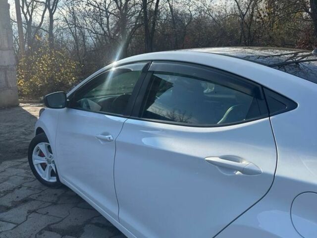 Белый Хендай Элантра, объемом двигателя 1.8 л и пробегом 140 тыс. км за 10800 $, фото 20 на Automoto.ua