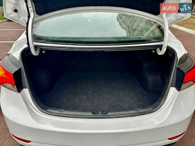 Белый Хендай Элантра, объемом двигателя 1.8 л и пробегом 127 тыс. км за 8400 $, фото 21 на Automoto.ua