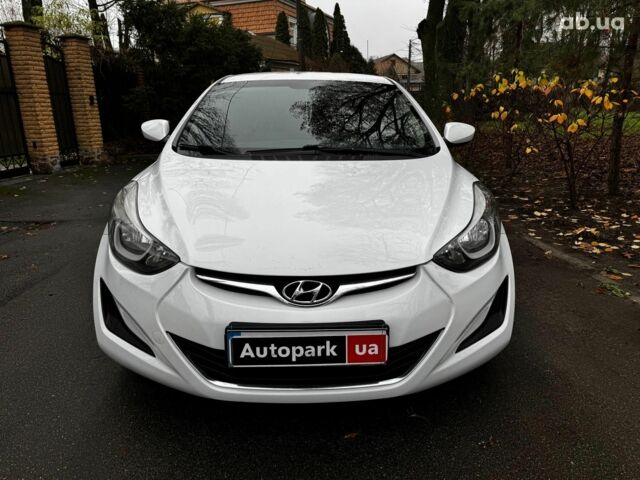 Белый Хендай Элантра, объемом двигателя 1.8 л и пробегом 163 тыс. км за 10290 $, фото 1 на Automoto.ua