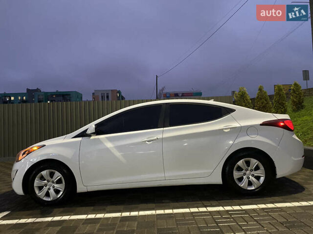 Белый Хендай Элантра, объемом двигателя 1.8 л и пробегом 163 тыс. км за 10500 $, фото 3 на Automoto.ua