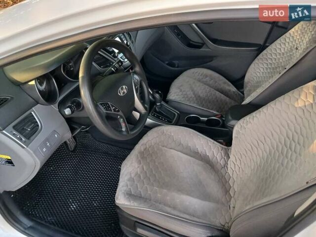 Білий Хендай Елантра, об'ємом двигуна 1.8 л та пробігом 186 тис. км за 9200 $, фото 10 на Automoto.ua