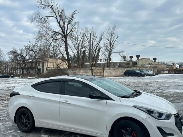 Белый Хендай Элантра, объемом двигателя 1.8 л и пробегом 140 тыс. км за 10800 $, фото 7 на Automoto.ua