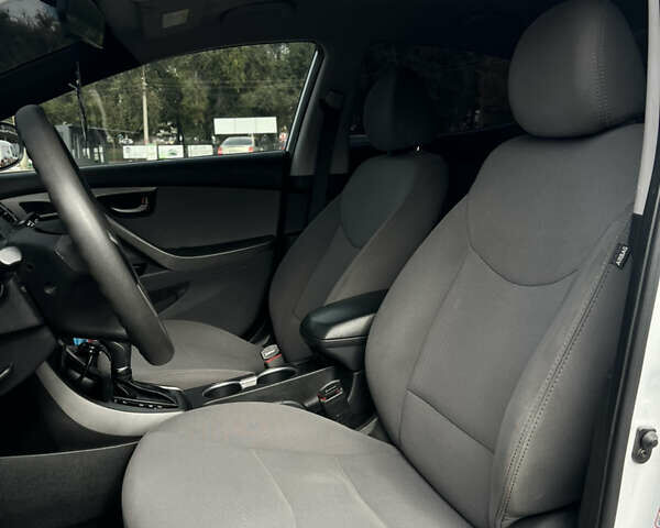 Хендай Элантра 2015 в Запорожье на Automoto.ua Белый Хендай Элантра, объемом двигателя 1.8 л и пробегом 143 тыс. км за 8900 $, фото 18 на Automoto.ua