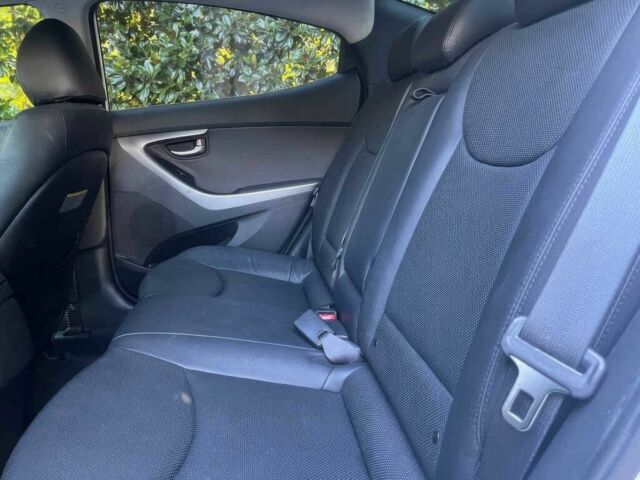 Белый Хендай Элантра, объемом двигателя 2 л и пробегом 75 тыс. км за 2300 $, фото 12 на Automoto.ua