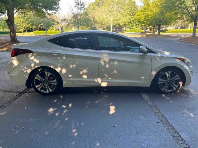 Белый Хендай Элантра, объемом двигателя 2 л и пробегом 75 тыс. км за 2300 $, фото 6 на Automoto.ua