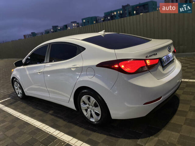 Белый Хендай Элантра, объемом двигателя 1.8 л и пробегом 163 тыс. км за 10500 $, фото 4 на Automoto.ua