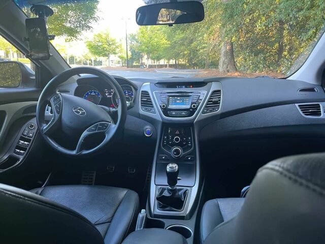 Белый Хендай Элантра, объемом двигателя 2 л и пробегом 75 тыс. км за 2300 $, фото 8 на Automoto.ua