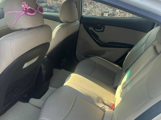 Белый Хендай Элантра, объемом двигателя 1.8 л и пробегом 140 тыс. км за 10800 $, фото 18 на Automoto.ua