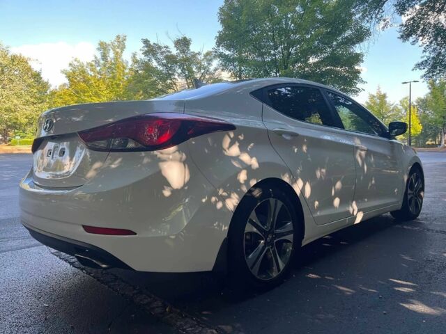 Белый Хендай Элантра, объемом двигателя 2 л и пробегом 75 тыс. км за 2300 $, фото 5 на Automoto.ua