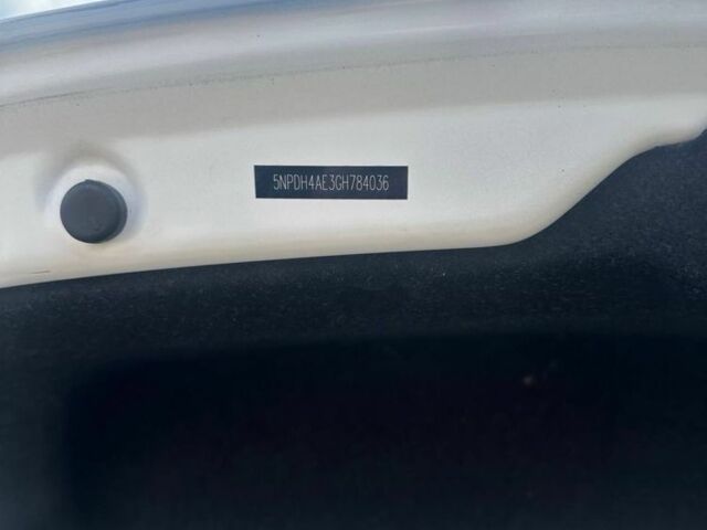 Белый Хендай Элантра, объемом двигателя 1.8 л и пробегом 140 тыс. км за 10800 $, фото 13 на Automoto.ua