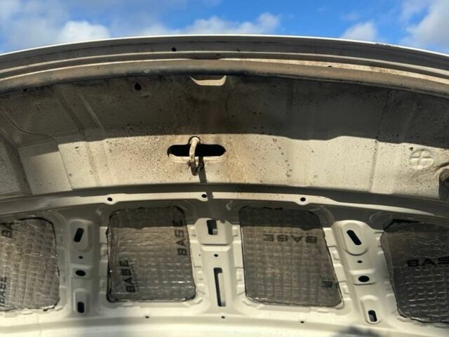 Белый Хендай Элантра, объемом двигателя 1.8 л и пробегом 140 тыс. км за 10800 $, фото 11 на Automoto.ua