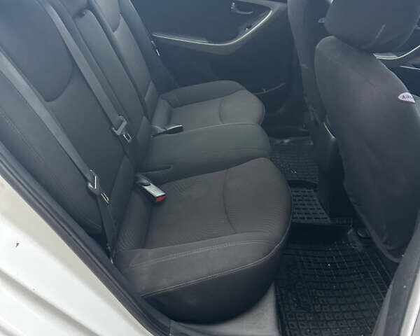 Білий Хендай Елантра, об'ємом двигуна 1.8 л та пробігом 235 тис. км за 7700 $, фото 39 на Automoto.ua