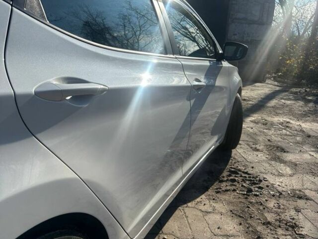 Белый Хендай Элантра, объемом двигателя 1.8 л и пробегом 140 тыс. км за 10800 $, фото 21 на Automoto.ua