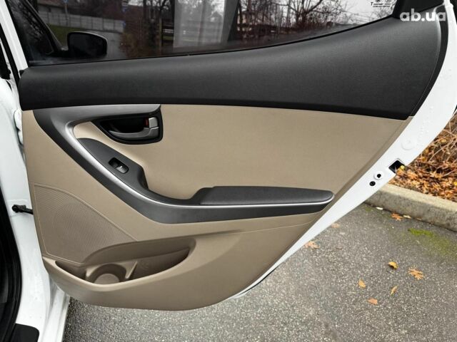 Белый Хендай Элантра, объемом двигателя 1.8 л и пробегом 163 тыс. км за 10290 $, фото 23 на Automoto.ua