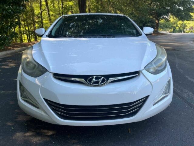 Белый Хендай Элантра, объемом двигателя 2 л и пробегом 75 тыс. км за 2300 $, фото 1 на Automoto.ua