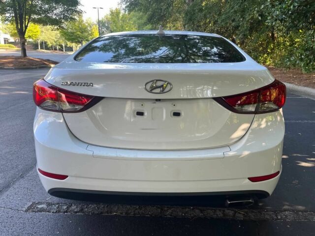 Белый Хендай Элантра, объемом двигателя 2 л и пробегом 75 тыс. км за 2300 $, фото 4 на Automoto.ua