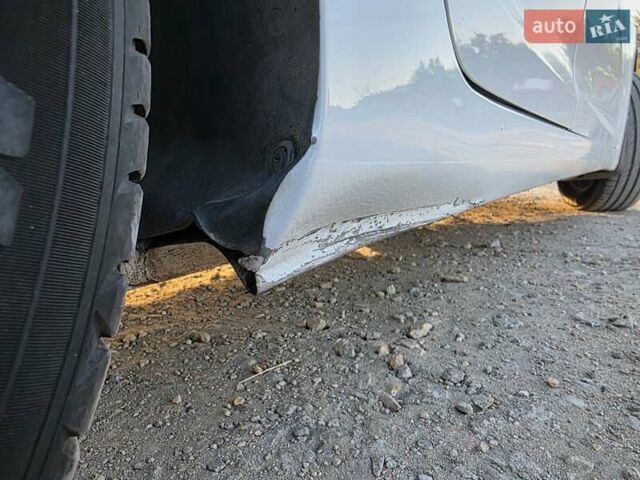 Белый Хендай Элантра, объемом двигателя 1.8 л и пробегом 157 тыс. км за 13000 $, фото 16 на Automoto.ua