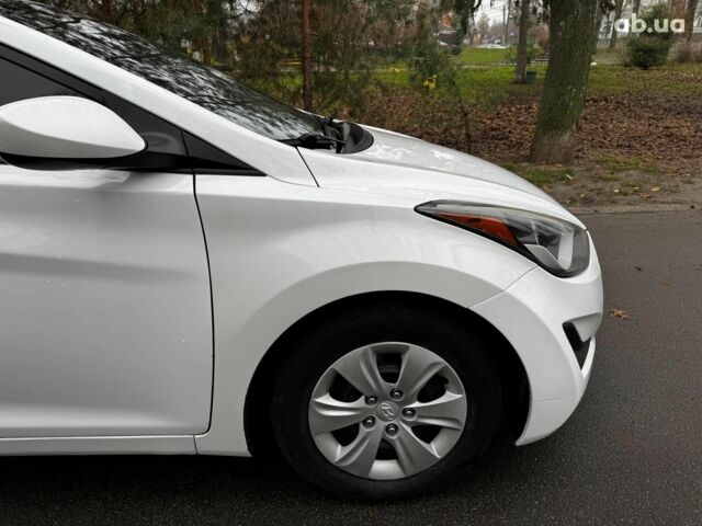 Белый Хендай Элантра, объемом двигателя 1.8 л и пробегом 163 тыс. км за 10290 $, фото 4 на Automoto.ua