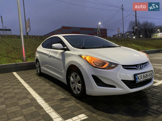 Белый Хендай Элантра, объемом двигателя 1.8 л и пробегом 163 тыс. км за 10500 $, фото 2 на Automoto.ua